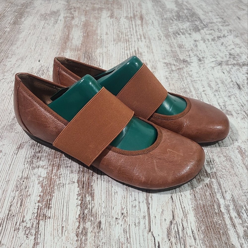 Women's Miz Mooz New York Delfina Brown Ballet Flats Size 8 EUC